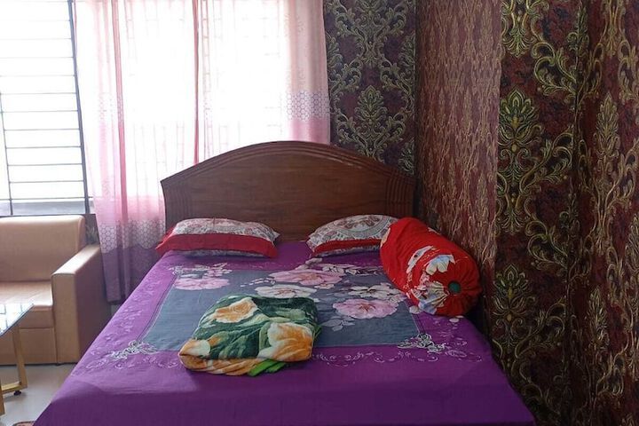 Room 6 of 14