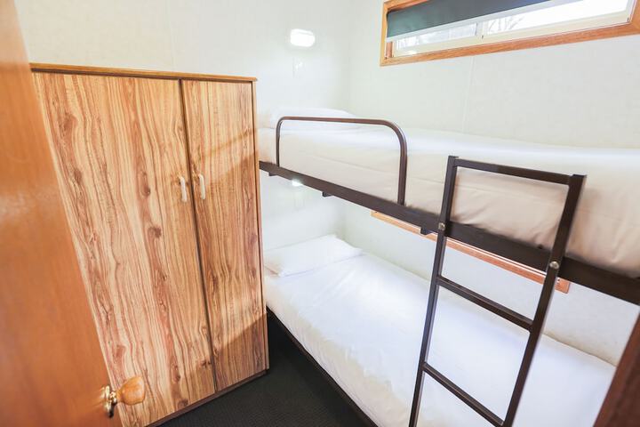 Room 3 of 124