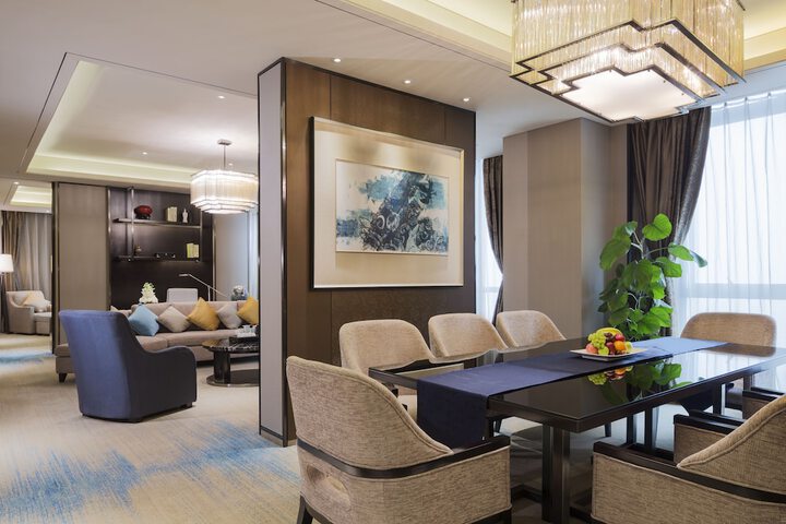 Room 7 of 36