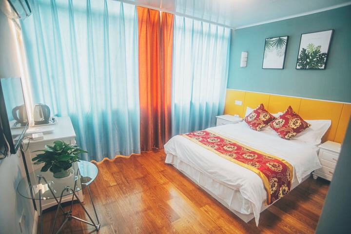 Room 15 of 17