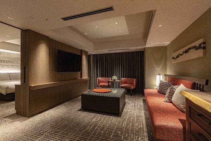 Room 27 of 168