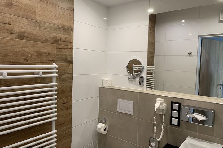 Room 15 of 31