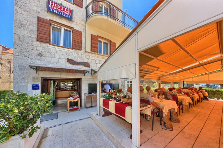 Hotel 2 of 82