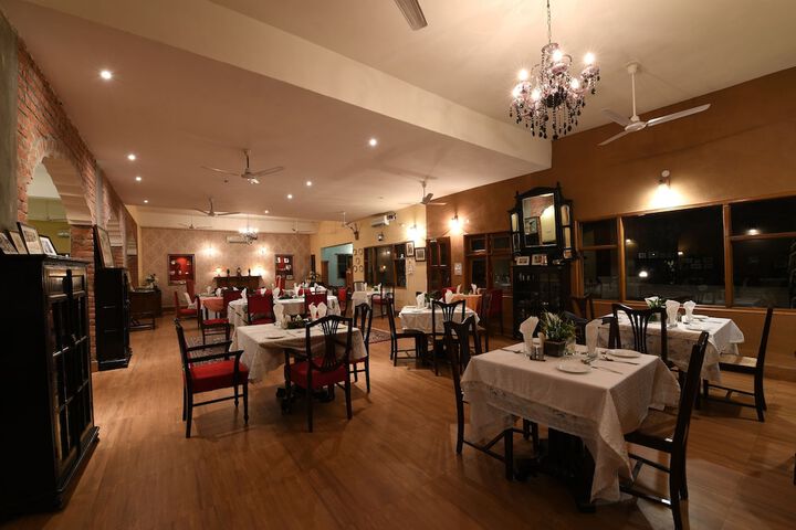Dining Photos