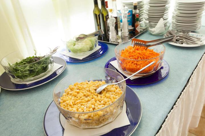 Dining 16 of 23
