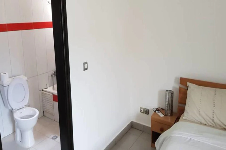 Room 3 of 6