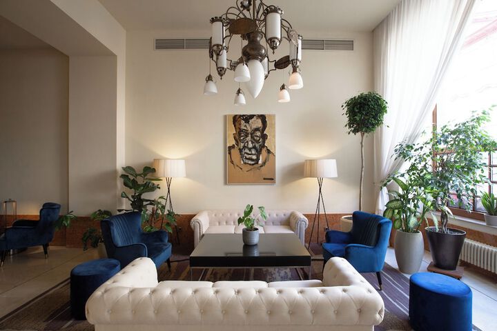 Guest Lobby