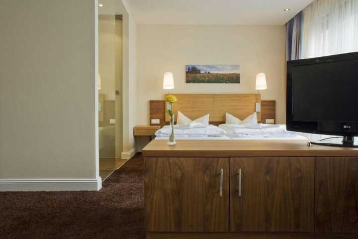 Room 12 of 50