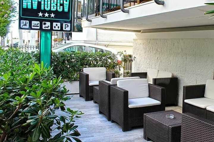 Terrace/Patio 11 of 12