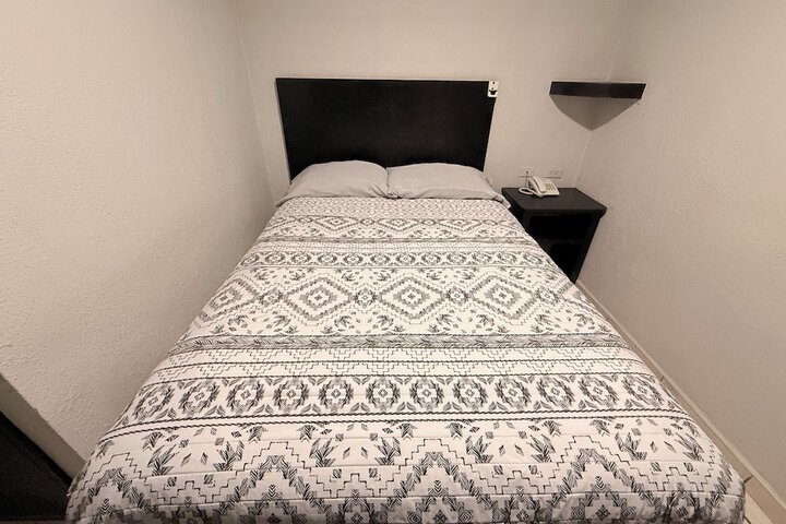 Room 8 of 30