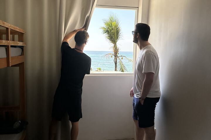 Room 8 of 22