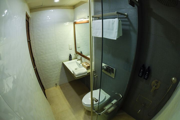 Room 130 of 171