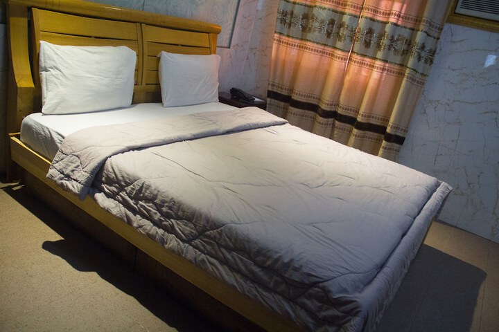 Room 4 of 19