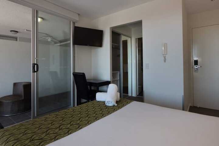 Room 10 of 73