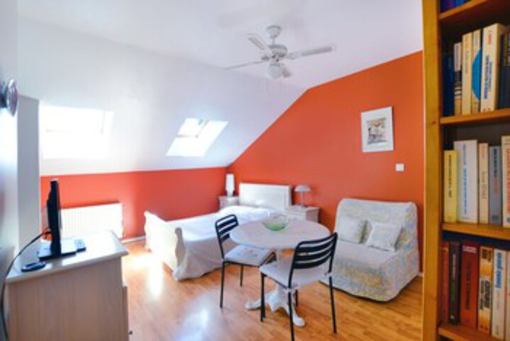 Room 12 of 17