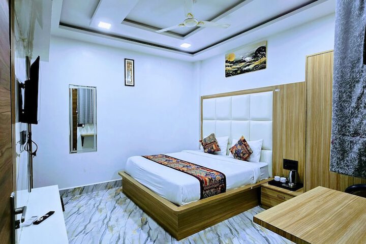Room 28 of 60