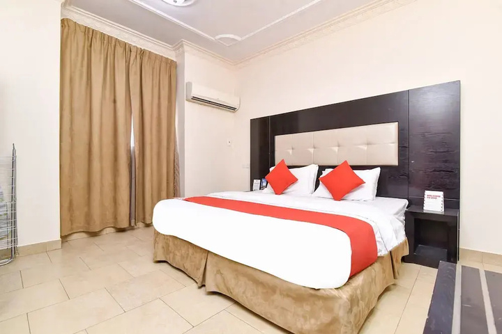 Room 4 of 14