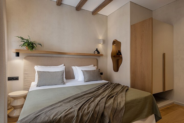 Room 12 of 72