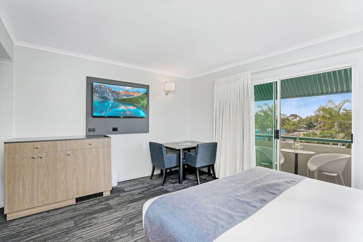 Room 11 of 42