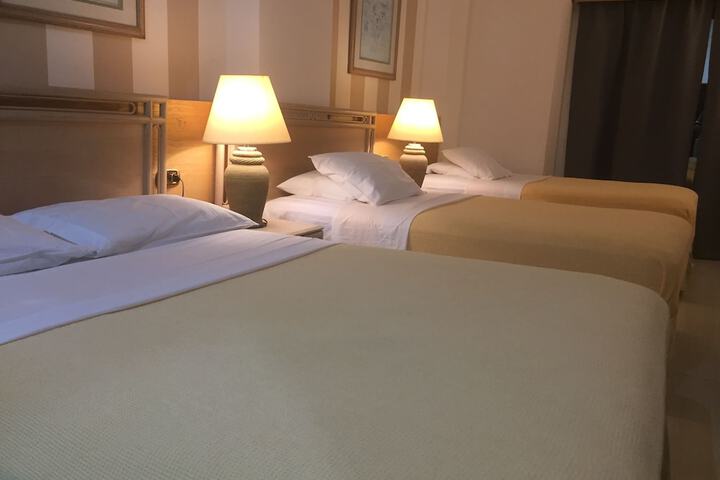 Room 7 of 73