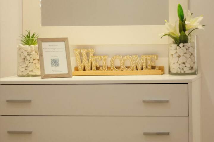 Room 6 of 28