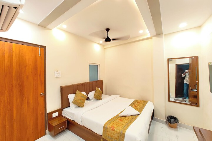 Room 4 of 13