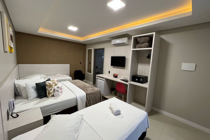 Room 27 of 39