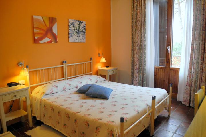 Room 4 of 53