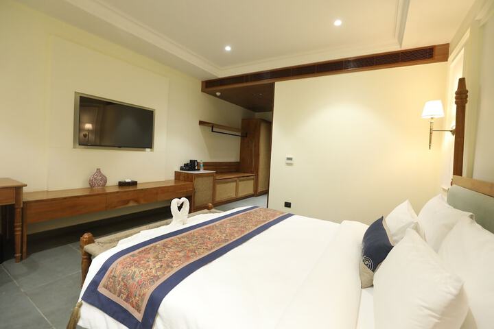 Room 28 of 117