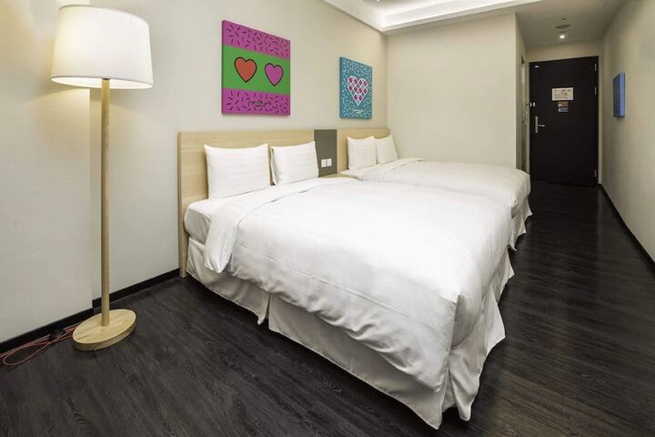 Room 108 of 171