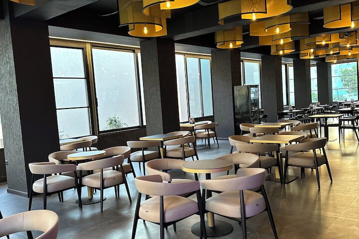 Dining 108 of 142