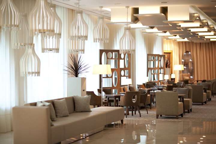 Entrance & Lobby