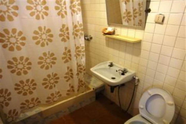 Room 18 of 18