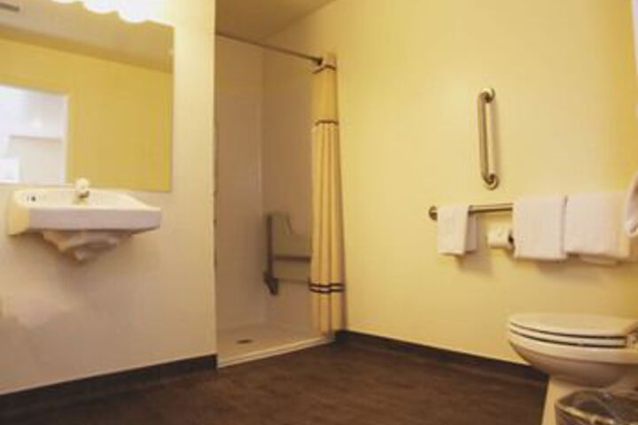 Room 4 of 23