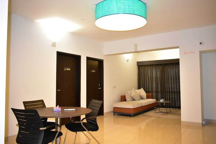 Room 12 of 19