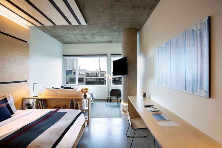 Room 46 of 136