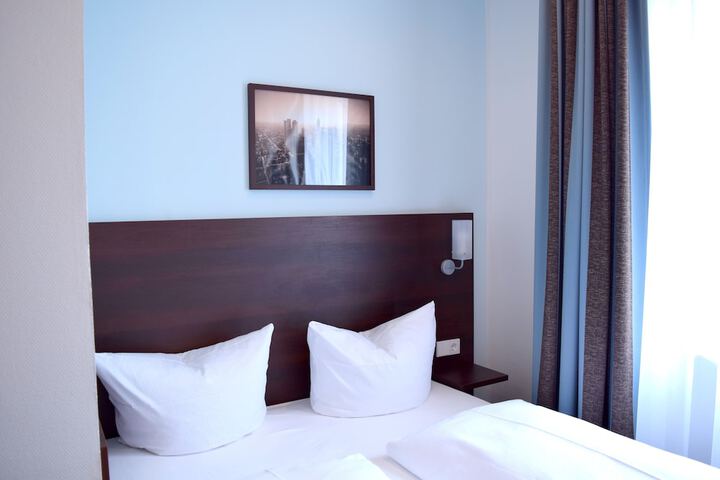 Room 7 of 29
