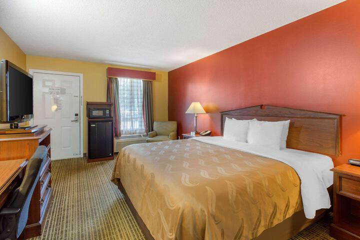 1 King Bed (11 of 11)