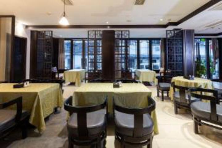 Zheyue Hotel (Shaoxing Lu Xun Hometown Cangqiao Straight Street)