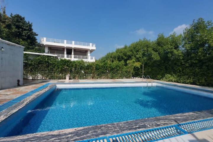 Pool 18 of 42