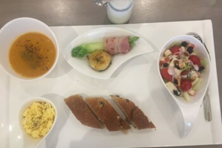 Breakfast/Coffee Service 15 of 122