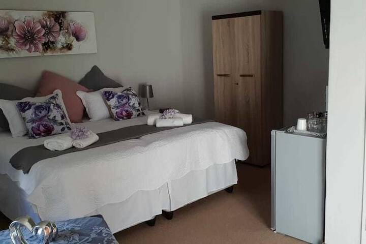 Room 6 of 51
