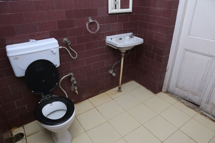 Clean Restrooms