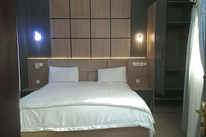 Room 51 of 156
