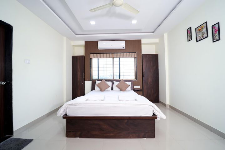 Room 3 of 38