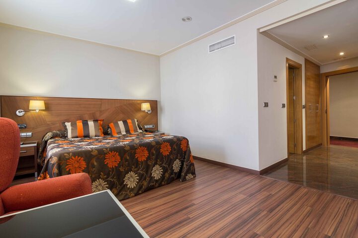 Room 8 of 65
