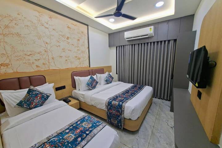 Room 7 of 27