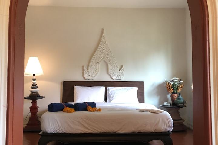 Room 6 of 115