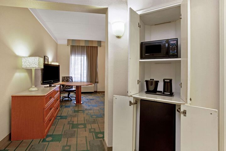 Room 16 of 79