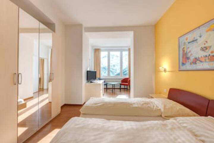 Room 11 of 30